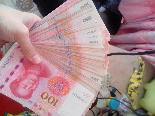 回家过年,公婆跟我们要20000"养老费",还让我们给够20年!