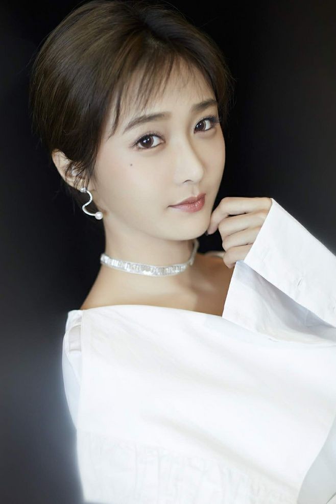 冷艳性感大美女陈冰|陈冰|大美女|性感_新浪新闻