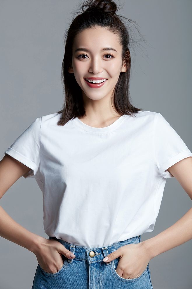 小花旦尤靖茹时而魅惑时而清纯写真 一个阳光又性感的妹子