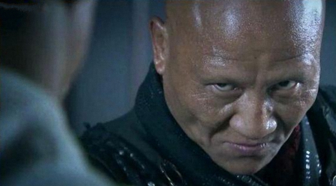 演坏蛋闻名,他搭档李连杰走红,而他被誉金牌反派,都收获美妻!