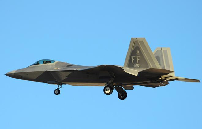 台湾空军曾经装备过249架f104飞机,共失事96架,死亡飞行员64人,损失率