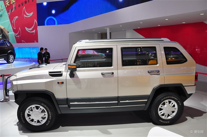 合资越野,什么路虎,牧羊人,丰田霸道等等,但是这些车一般价格都比较高