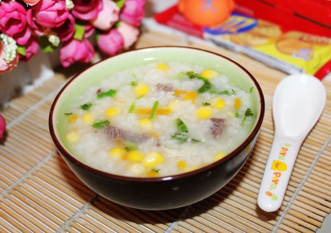 玉米牛肉粥,清清爽爽的,过年吃腻了试试这种清淡小粥!