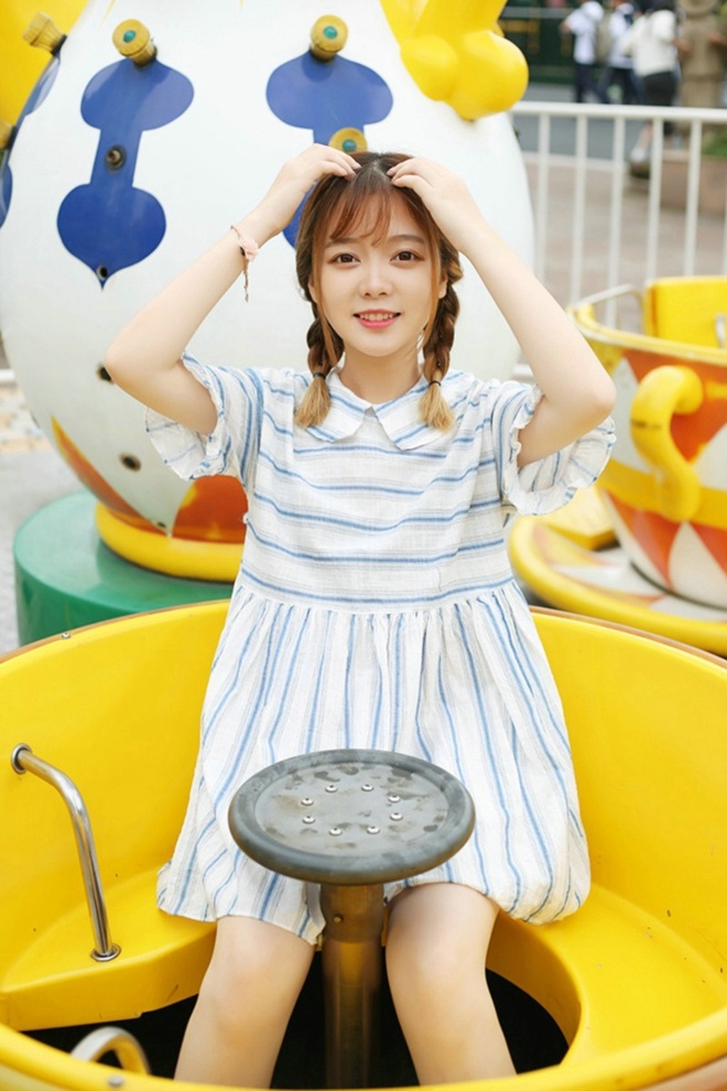 清纯娇巧可爱妹妹户外甜美娇巧阳光写真