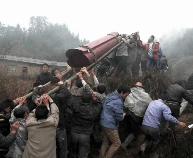 新娘子却突然产子