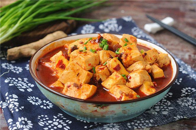 红烧豆腐大豆可是咱们中国的传统食物,但是咱们却忽视了它.