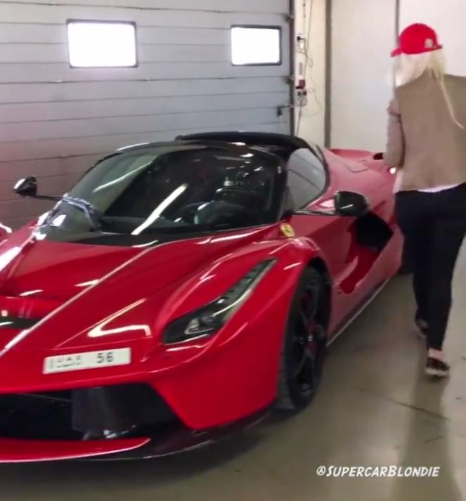 网红小姐姐拿了两把车钥匙,选了价值半亿那辆,刚出门被车主逮到