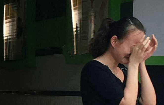 孩子高烧不退,宝妈为其物理降温后却又咳嗽,医