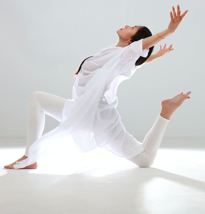 开年先开髋瑜伽大咖教你把坐出来的紧绷做回去