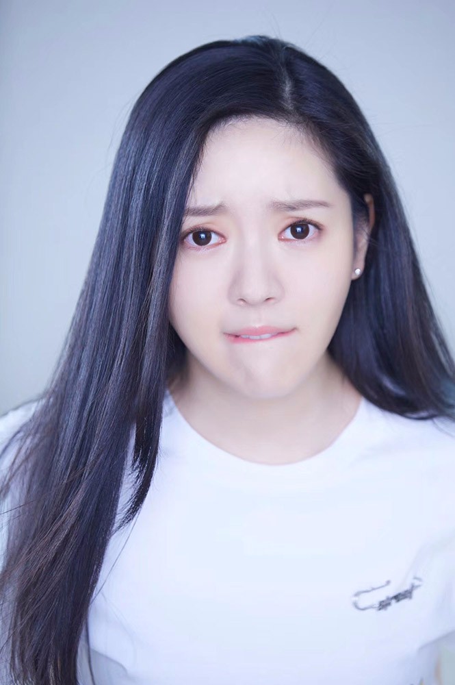 "元气少女"雨婷儿表情包上线 可爱多变趣感十足