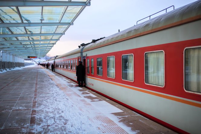 亚布力南站,国内首个滑雪场火车站,美得像城堡!