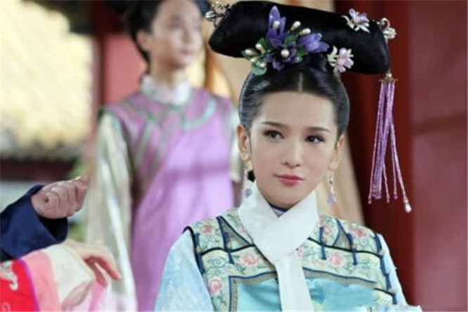 的侧福晋,娴静温柔,善解人意,很得乾隆的喜爱,乾隆登基后,封其为娴妃!