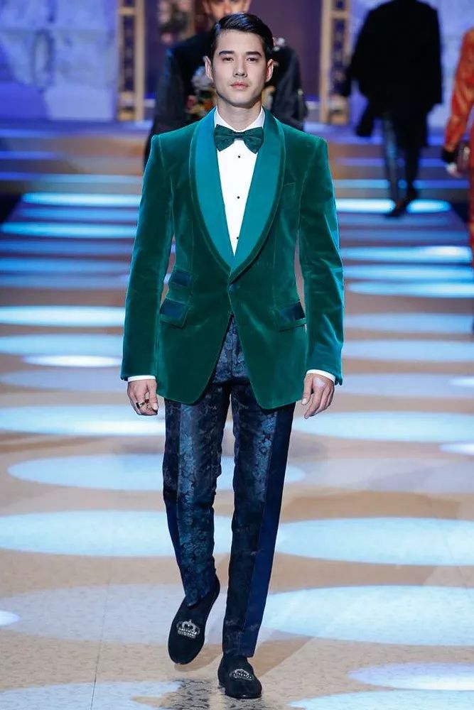 热巴之后dolcegabbana又请中国明星走秀这次18岁的他赢大了