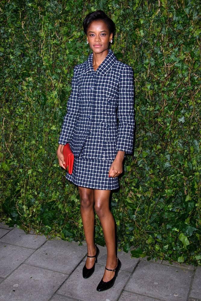 来认识《黑豹》里的舒莉公主