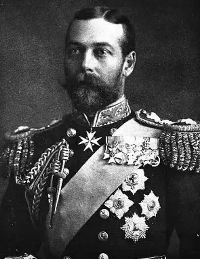 女王的父亲,乔治六世,不秃,而且颜值相当高!