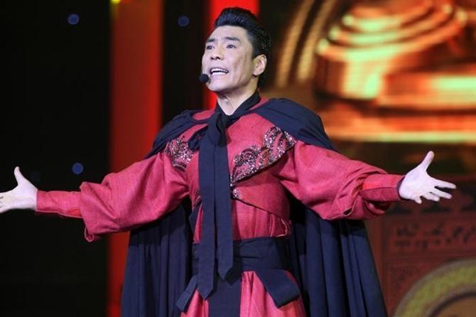 屠洪刚一首《霸王别姬》气势十足,声音洪亮,唱的好霸气!