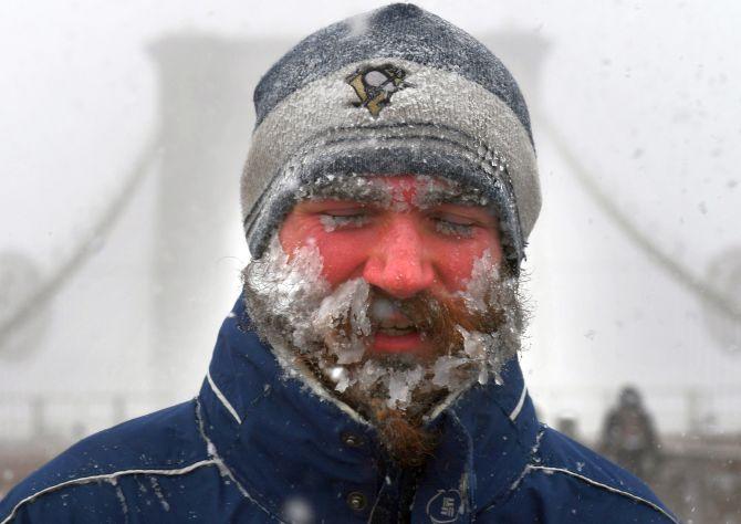 比冰花男孩遭遇的降温还可怕, 美国成了雪地毯, 南方人还在求雪吗?