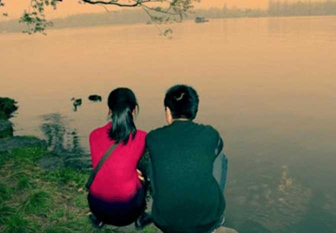 孩子高烧不退,宝妈为其物理降温后却又咳嗽,医