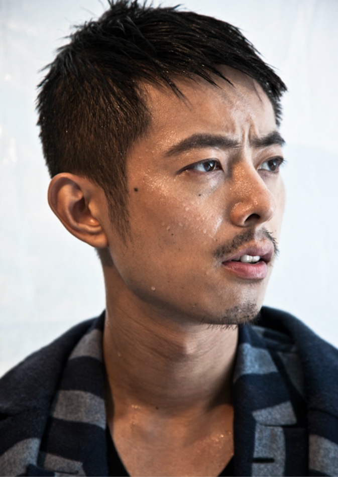 柳明明冬日写真曝光自由随性尽显雅痞风范