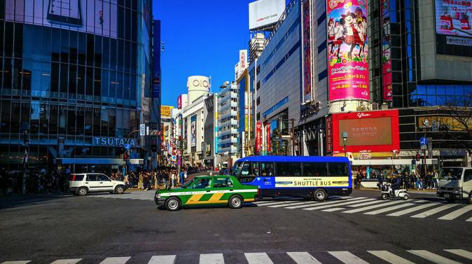 被繁华的东京涩谷十字街头埋藏的一条童话世界里的小巷!