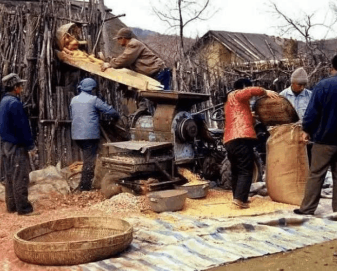 一组狠戳泪点的农村老照片, 不知道有没有触动到你