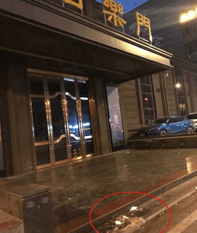 广州夜拍: 那些横在街头被抬走的靓女|广州|靓女|百乐门_新浪新闻