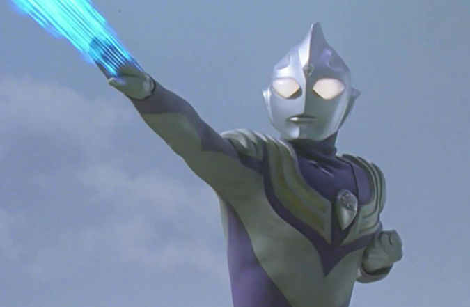 在迪迦奥特曼身上,我们也看到了许多光线技能,迪迦奥特曼能够转换形态