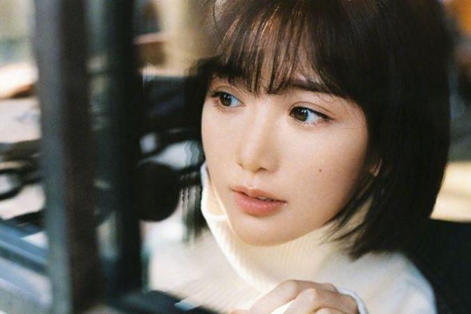 她被李湘力捧片场怒打郑爽, 如今劈腿被曝光, 张一山一段话打脸!