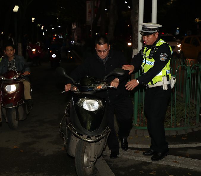 交警刚刚发布,一个晚上就抓了这么多人