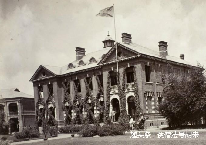 上海公共租界静安寺(涌井路)巡捕房-警旗飘扬