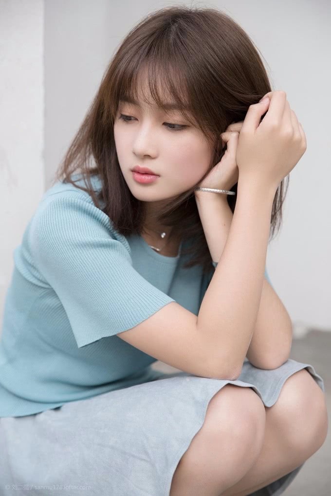 知性的美女针织上衣温柔迷人|上衣|气质|女人_新浪新闻