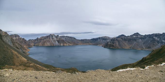 中国满族的发祥地松花江发源地是一座休眠火山东北最高峰