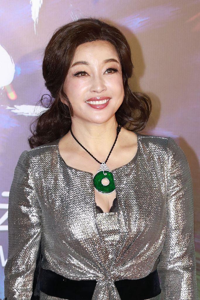 刘晓庆|冻龄女神|晚礼服_新浪网