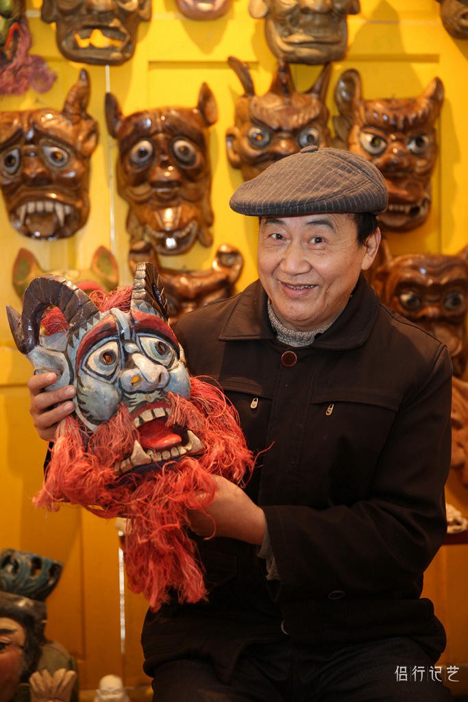 地点:湖南泸溪县 手艺类别:傩面制作 手艺人:刘明生 年龄:66岁 从艺