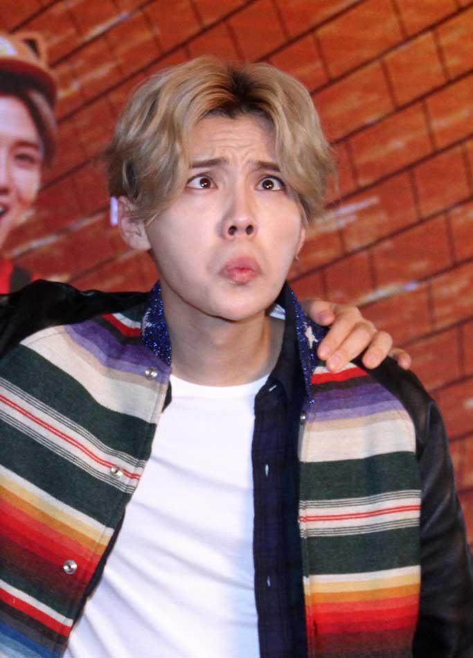 明星们斗鸡眼的瞬间吴莫愁太吓人鹿晗的表情也是没谁了