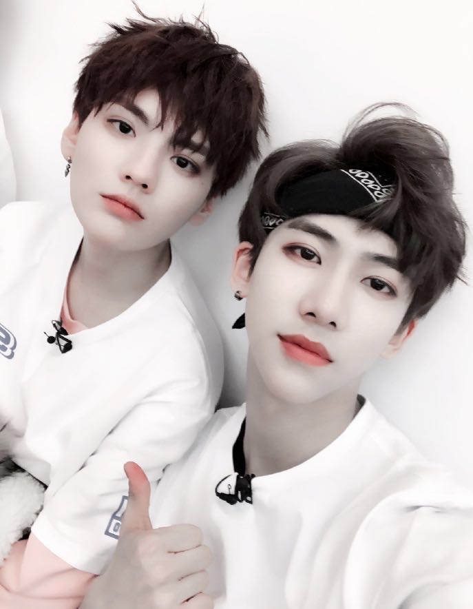 《偶像》练习生发博晒照,蔡徐坤justin被赞超会拍,但最仙的是他