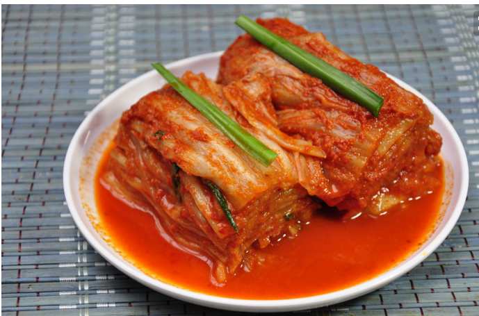 《舌尖上的中国3》在节目中加了太多的原料,总觉得不是四川泡菜,其实