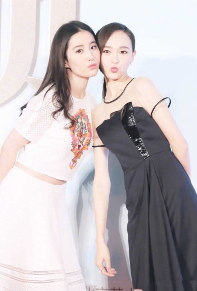 唐嫣和刘亦菲完美演绎,好的友情比爱情更甜蜜!