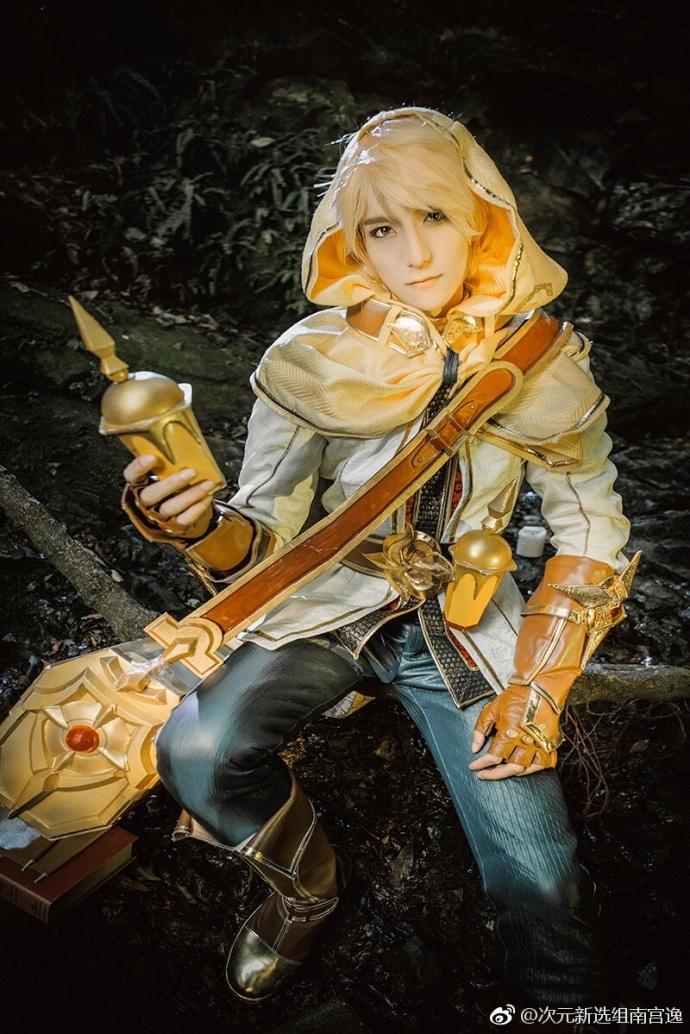 王者荣耀2017年度英雄人气总决cos,这扁鹊怕是要上天了!