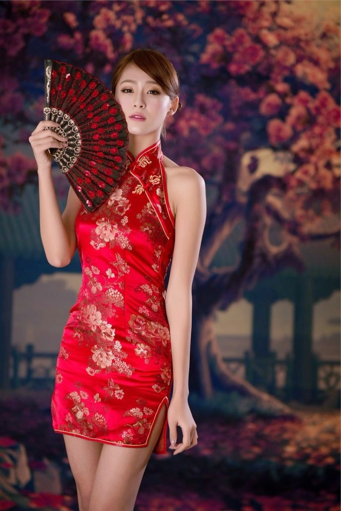 古韵红色旗袍美女展现东方女性气质的美