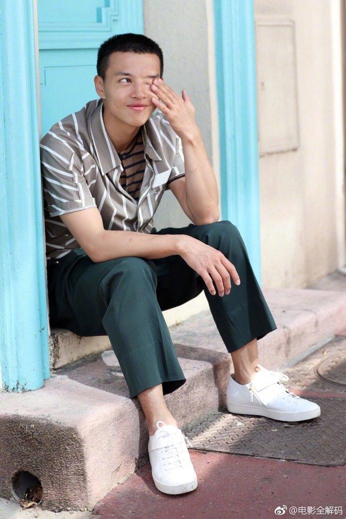 行动》中演技炸裂, 还是一名舞蹈家|红海行动|尹昿|蓝色骨头_新浪新闻