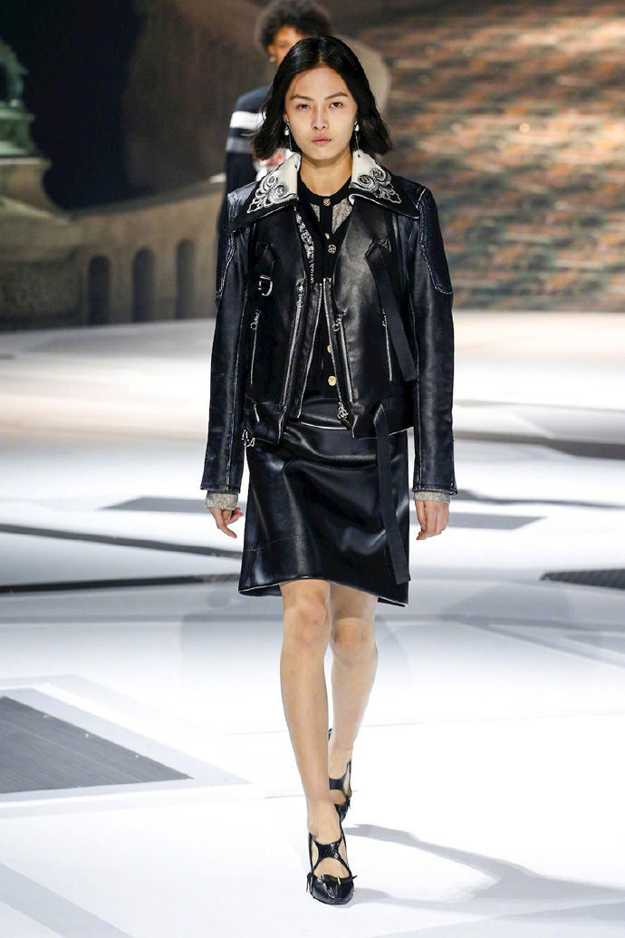 中国新生代模特赵佳丽 本季时装周的一匹黑马