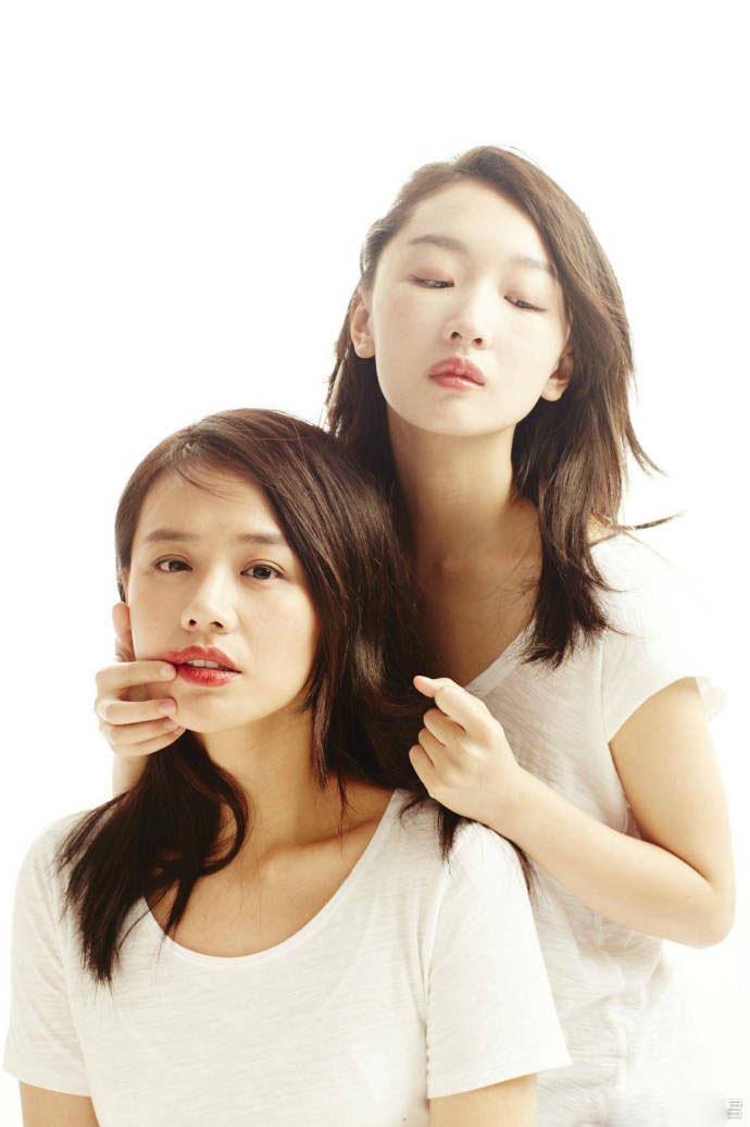 周冬雨马思纯亲密性感合影写真图片