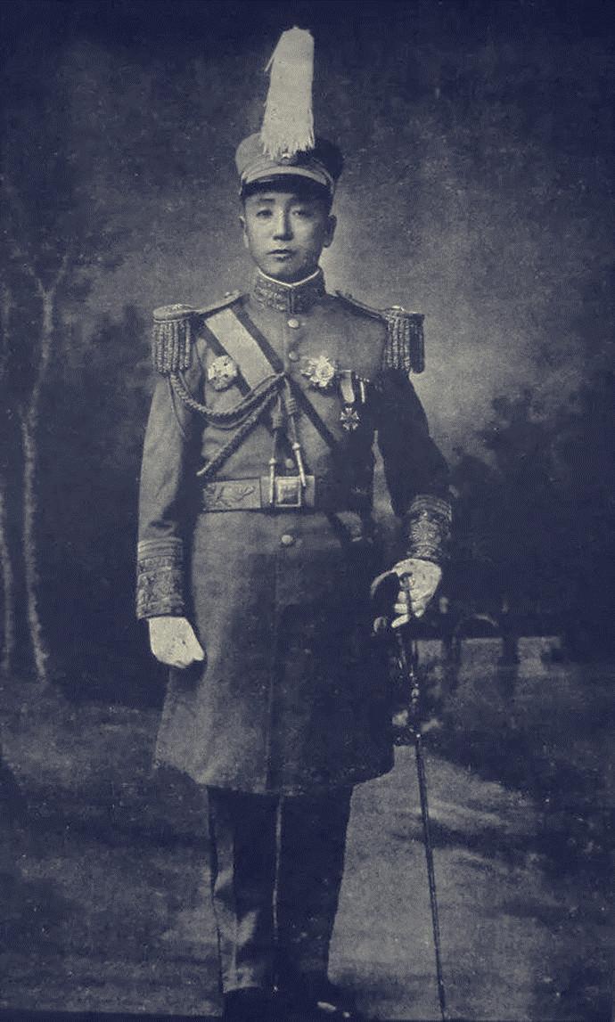 土匪出身创办吉林大学,下野居天津朴素生活爱吃东北大黄酱|张作相