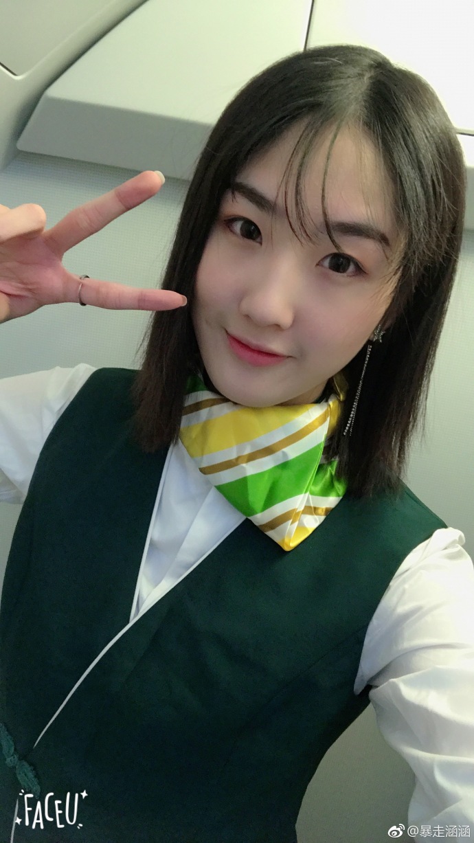 全民主播涵涵制服play惹百万人气,网友评论却很扎心