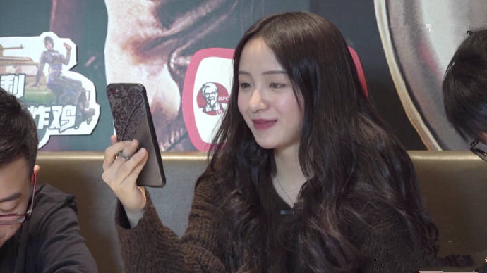 看照片至少胖了几十斤