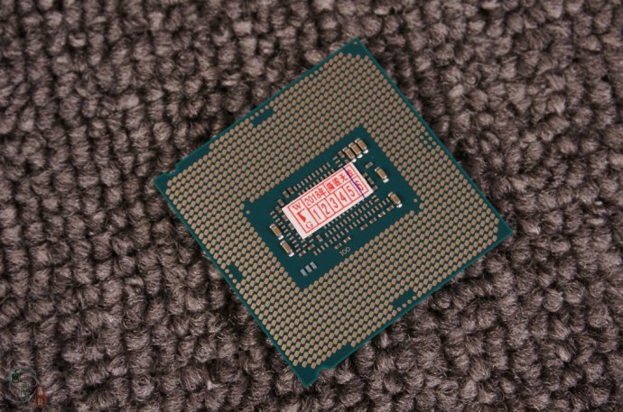 盼了几天,i3 8100处理器终于收到了,但这快递包装真吓人