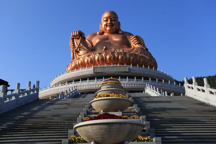 全球最大弥勒佛像,耗资30亿重五吨可容纳1200人,就在中国|弥勒大佛