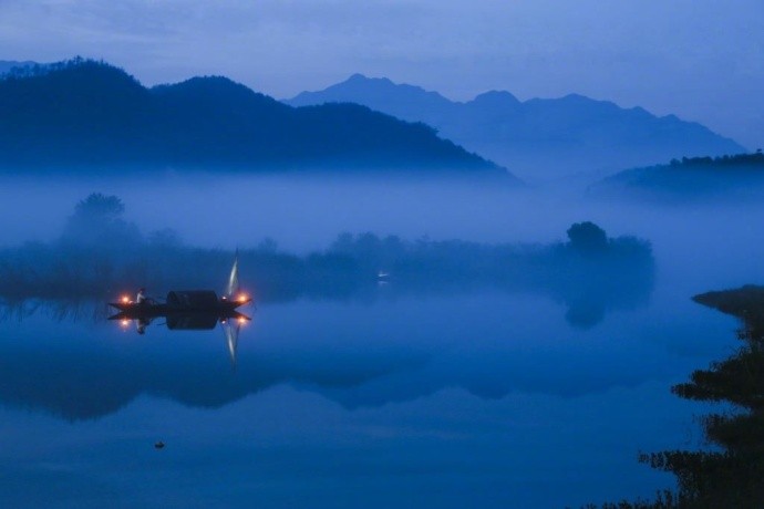 疏影横斜水清浅暗香浮动月黄昏