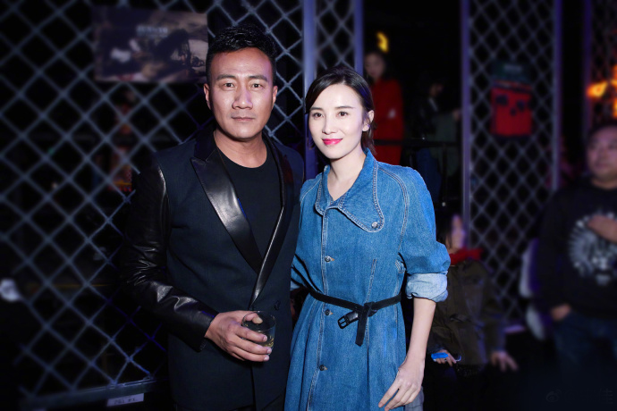 宋佳气场两米就是靴子有点怪网友请把胡军也p白一点